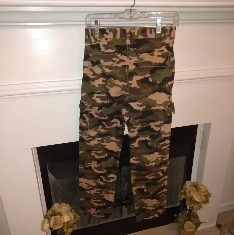 Quad brand Youth Camo Cargo pants size 16